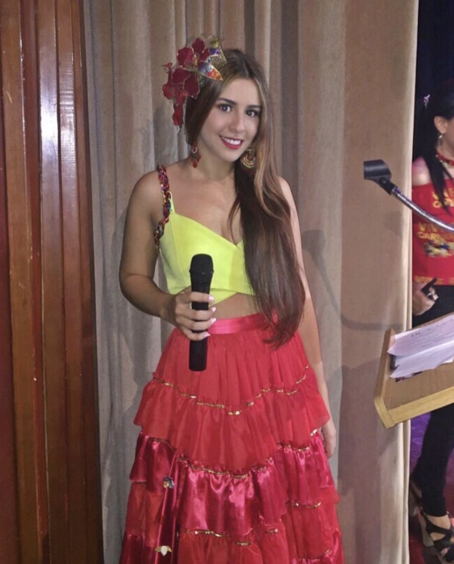 Valeria en presentación en vivo